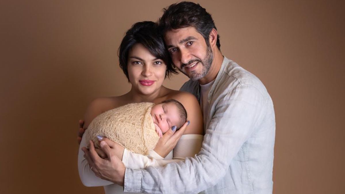 Bruno Santos, de &#8220;Casados&#8221;, assinala momento especial da filha recém-nascida: &#8220;Primeiro banho&#8230;&#8221;